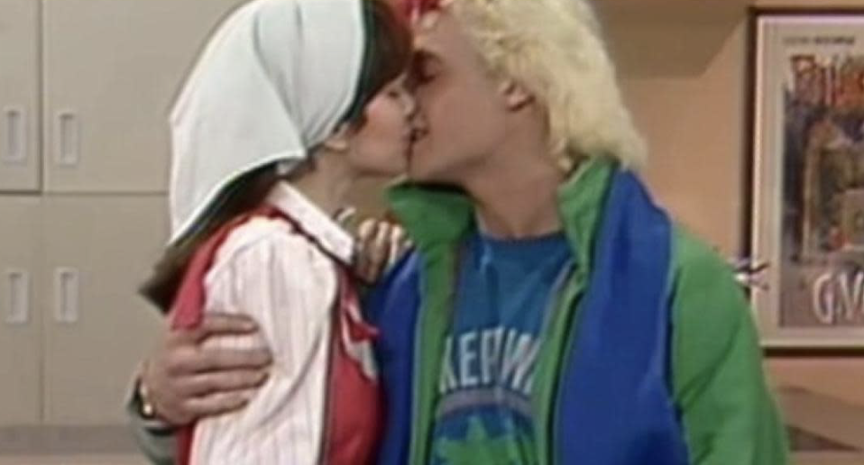 “Sul set Mirko di Love Me Licia, che faceva il modello, voleva baciarmi veramente. Il regista l’ha rimproverato: Ma sei matto?”: lo rivela Cristina D’Avena
