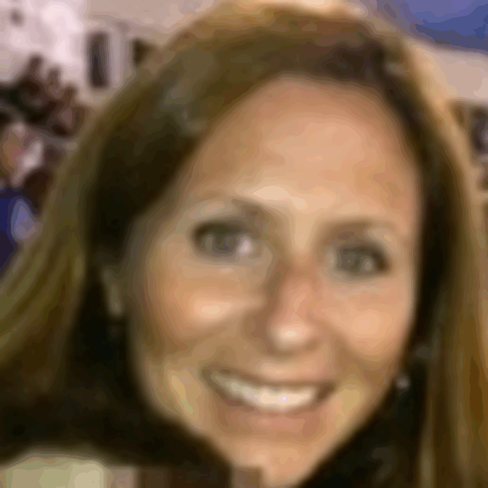 Andy Byron (l’uomo immortalato dalla kiss cam dei Coldplay assieme alla collega Kristin Cabot) fotografato sorridente assieme a sua moglie