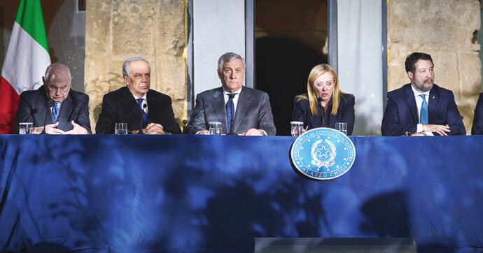 I Radicali denunciano Meloni e quattro ministri all’Aia: “E’ per conto loro che la guardia costiera libica spara alle ong”