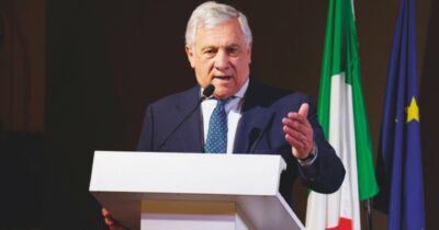 Copertina di Per Tajani ‘quello che dice il diritto è importante ma fino a un certo punto’. Cioè quale?