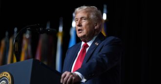 Shutdown negli Usa, Trump: “Valuteremo quali agenzie truffa tagliare”. E la Casa Bianca preannuncia “migliaia di licenziamenti”