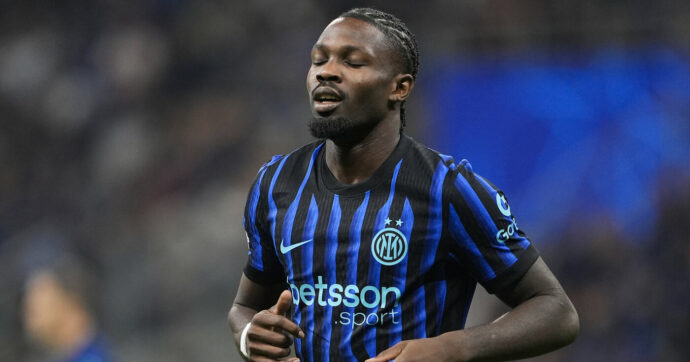 Inter, l’infortunio di Thuram è grave: Chivu perde il suo attaccante nel mese decisivo, ecco quali partite salterà