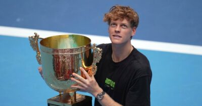 Copertina di Sinner: “Non sono l’unico che sta cambiando gioco”. Poi risponde ad Alcaraz sul calendario: “La penso in modo diverso”