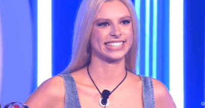 Copertina di “Sei napoletano, non ci credo che quel certificato medico sia vero”: Giulia Soponariu contro Giulio Carotenuto, è polemica sul Grande Fratello