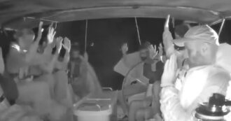 Flotilla, cosa succede ora agli attivisti italiani fermati: il trasferimento ad Ashdod e l’ipotesi espulsione. La Farnesina: “Avranno due alternative”