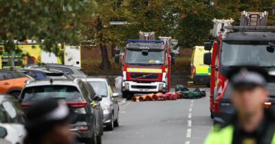 Copertina di Manchester, attacco davanti a una sinagoga: 2 morti e 3 feriti. Aggressore ucciso dalla polizia: “Terrorismo”. Eseguiti due arresti