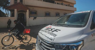 Copertina di Msf: “Omar, ucciso mentre aspettava il bus per l’ospedale”