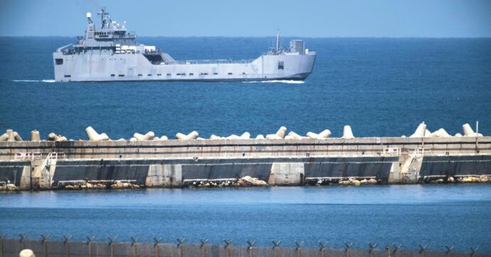 Flotilla, Mantovani e i due deputati dem: “Vietato parlare con l’avvocato”