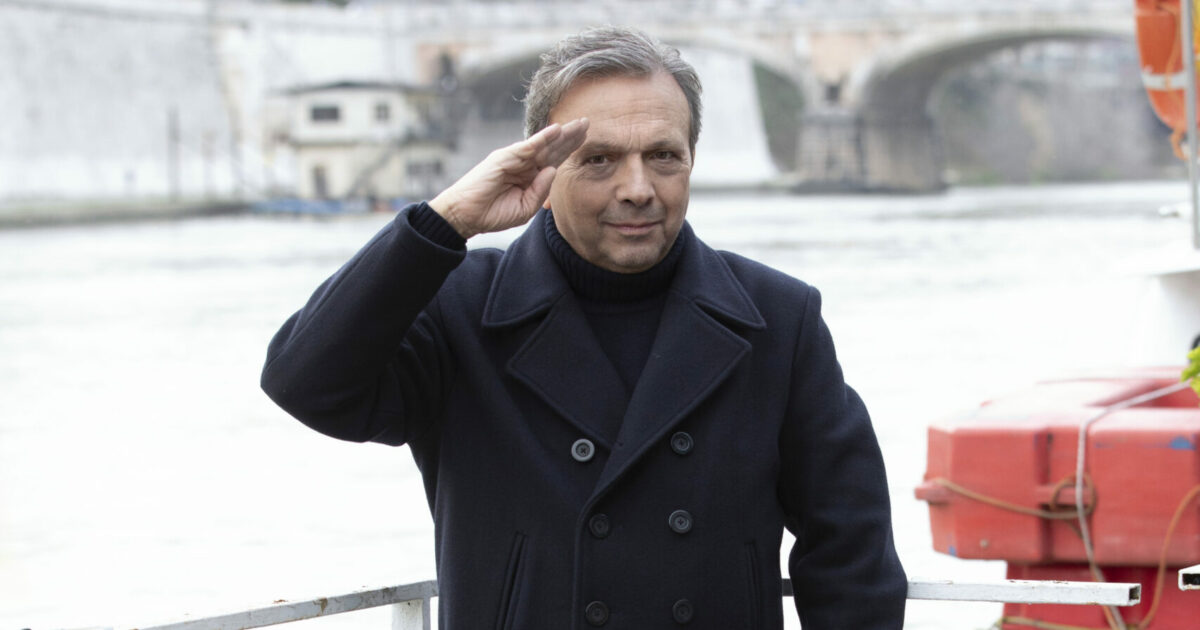 “Il mio rapporto con Mediaset era di fatto il mio rapporto con Pier Silvio Berlusconi, ci sentiamo ancora. Ora in Rai faccio un programma che mi piace. Il rapporto con la mia ex? Ho capito che vuol dire sbattere il mostro in prima pagina”: parla Chiambretti