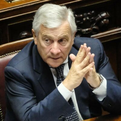 Copertina di Anche Tajani attacca Albanese: “Comportamenti, affermazioni e iniziative non adeguate all’incarico”. La Germania chiede le dimissioni  