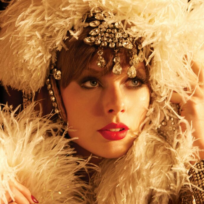 “Voglio solo te, avere un paio di figli. Che tutto il quartiere ti assomigli”: la dichiarazione d’amore di Taylor Swift  a Travis Kelce in “The Life of a Showgirl”