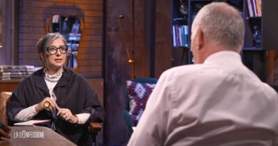 Copertina di “Il sindaco di Reggio Emilia? Dovevo proteggerlo”. Il mea culpa di Francesca Albanese a La Confessione di Gomez