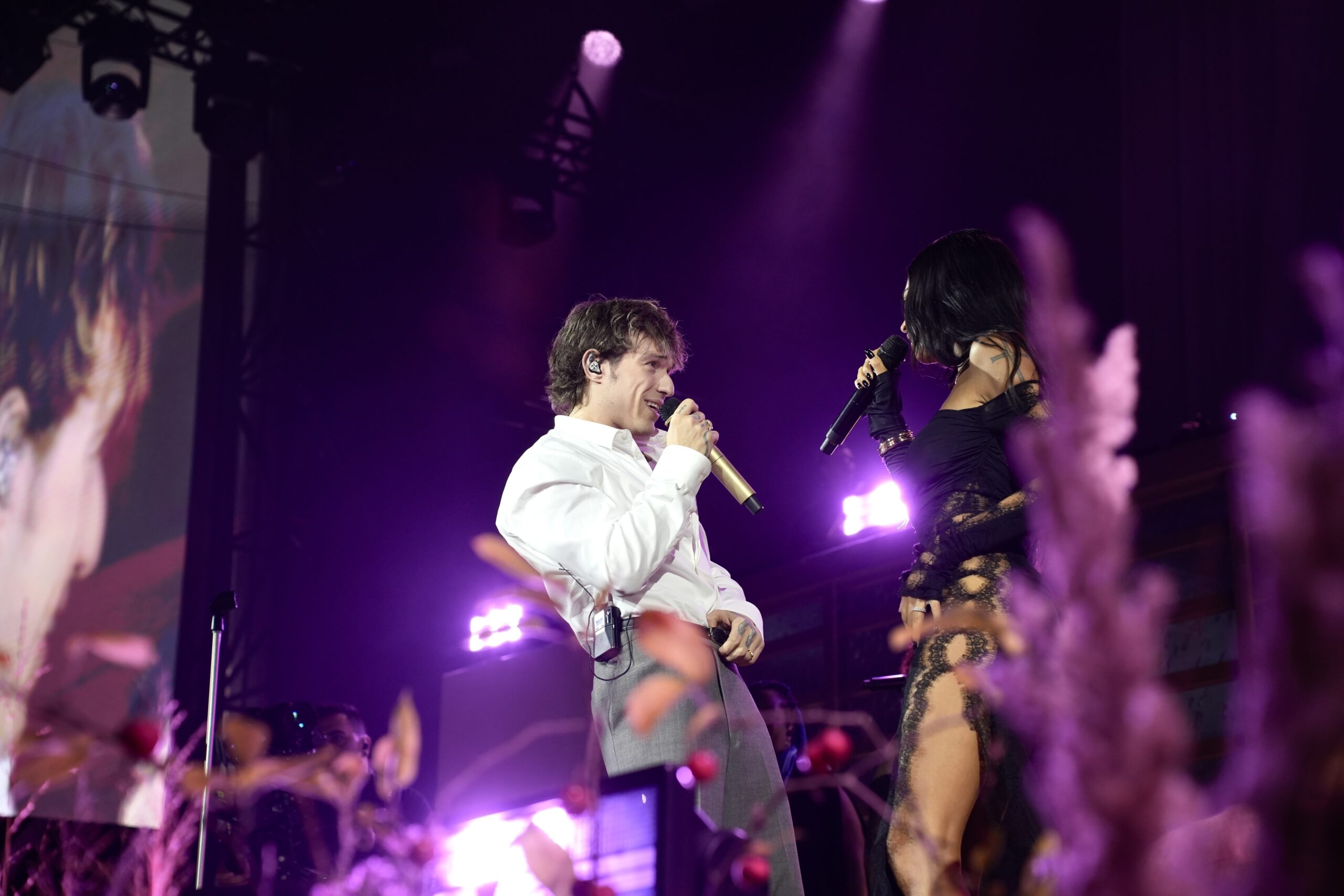 elodie arisa e rkomi nella casa di irama all8217arena di verona in anteprima i brani inediti del nuovo album antologia della vita e della morte 8211 video