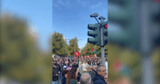Copertina di Sciopero generale, migliaia di persone in corteo a Ferrara: “Palestina libera” – Video