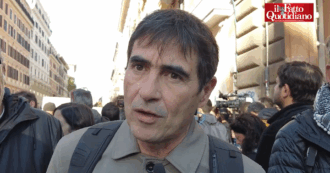 Copertina di Sciopero generale, Fratoianni al corteo: “Meloni attacca i manifestanti perché ha paura che il Paese si svegli” – Video