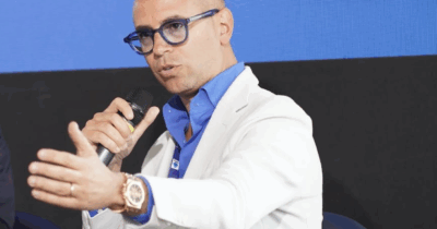 Copertina di “Prima il colpo allo specchietto, poi gli hanno puntato una pistola in faccia per rubargli il Rolex da 70 mila euro”: Michele Criscitiello rapinato a Sesto San Giovanni