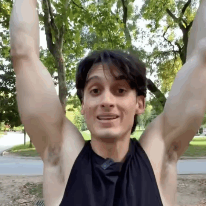 “Basta spot sui social e no alle interviste”: la Curia ferma il prete social don Alberto Rava. La replica: “Raccolgo fondi per le attività pastorali”