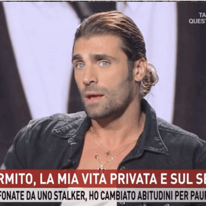 “Ho ricevuto chiamate da numeri che non conoscevo. Questa persona sapeva dove vivevo e che facevo. Ho denunciato, mi sono spaventato”: parla Mario Ermito