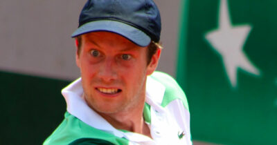 Copertina di Atp Shanghai, lancia la racchetta e rischia di colpire gli spettatori: Van de Zandschulp perde le staffe (e la partita) al 1° turno