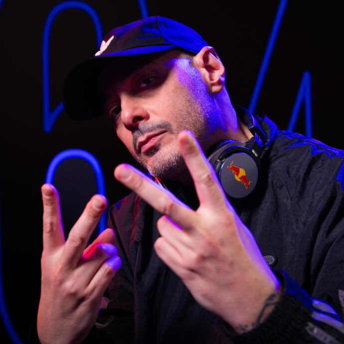 “Il silenzio sulla Palestina ha ucciso il rap? Rispetto Ghali perché si è esposto prima degli altri. Si è sempre sentito straniero nel suo Paese. Ma su Gaza siamo tutti d’accordo”: parla Fabri Fibra