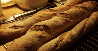 Copertina di “Mio marito mi ha intimato di usare il forno solo due volte a settimana. Io sono sull’orlo di una crisi di nervi, voglio andarmene di casa”: lo sfogo virale su Reddit