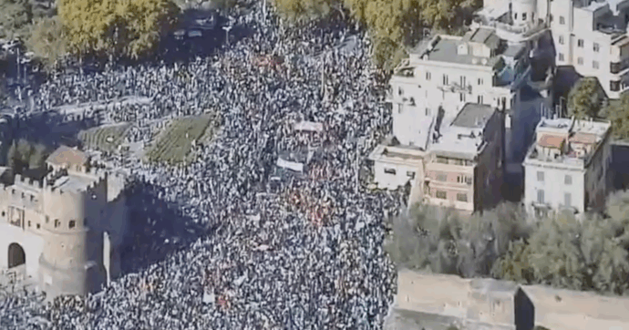 Il Fatto di domani. Gaza, marea umana a Roma: “1 milione di persone in piazza”. 26 italiani della Flotilla pronti al rientro: c’è anche l’inviato del Fatto Quotidiano. Piano di pace, Hamas pronto al rilascio degli ostaggi