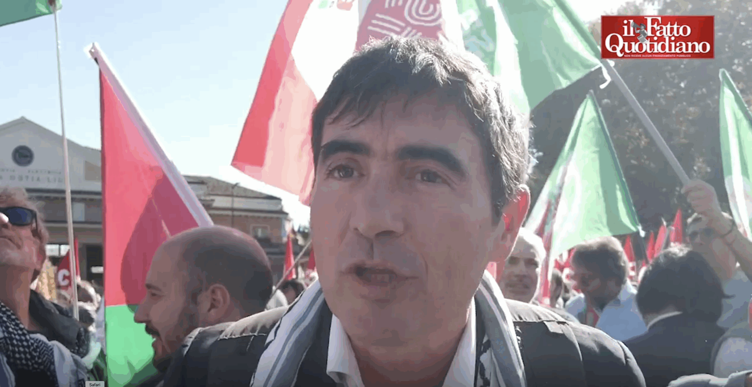 Fratoianni (Avs) in piazza a Roma: “Risposta di Hamas? Primo passo verso la pace, ma serve riconoscimento della Palestina”