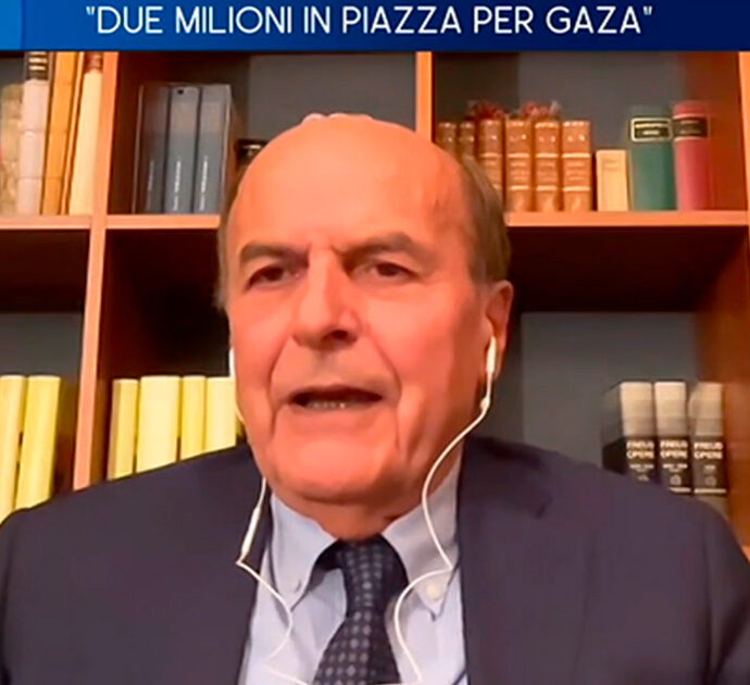 “Come epitaffio vorrei ‘si guadagnò sempre lo stipendio’. Dopo l’ictus ho solo fumato un po’ meno. La morte mi faceva paura da giovane, vai a letto e pensi ‘ma com’è che si muore?’…”: parla Pier Luigi Bersani