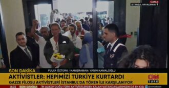 Flotilla, 26 italiani atterrati a Istanbul. C’è anche l’inviato del Fatto. Il team legale degli attivisti: “Denunceremo Israele”