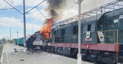 Copertina di Kiev colpisce una raffineria e Mosca centra una stazione