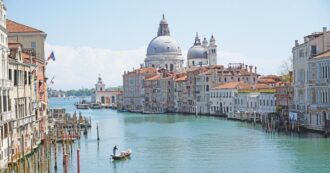 Copertina di Venezia in campagna elettorale: il centrosinistra candida bengalesi favorevoli a una moschea, centrodestra contrario