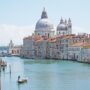 Copertina di Venezia in campagna elettorale: il centrosinistra candida bengalesi favorevoli a una moschea, centrodestra contrario