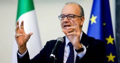 Copertina di Psicologo a scuola: Valditara lancia la app