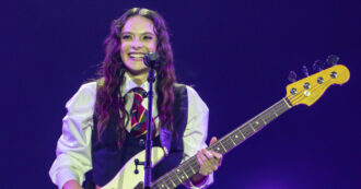 Copertina di “Il mio Sanremo 2025? È andato una discreta m***a per fortuna. In un mondo decerebrato voglio lasciare qualcosa”: Francesca Michielin fa festa a Verona