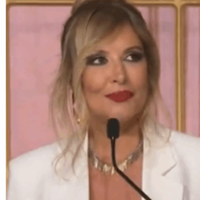 “Volevo chiederti una cosa, mi sblocchi sui social?”, “Non lo so, ci penso un po’. Dai sì… Non ricordavo nemmeno di averti bloccata”: lo scambio tra Selvaggia Lucarelli e Belen Rodriguez