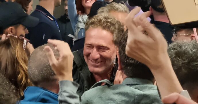 Flotilla, Mantovani: “Prima in ginocchio sull’asfalto, poi in cella neppure l’ora d’aria”