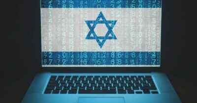 Copertina di Fronte ChatGPT. Israele investe 6 milioni di dollari per la web-guerra