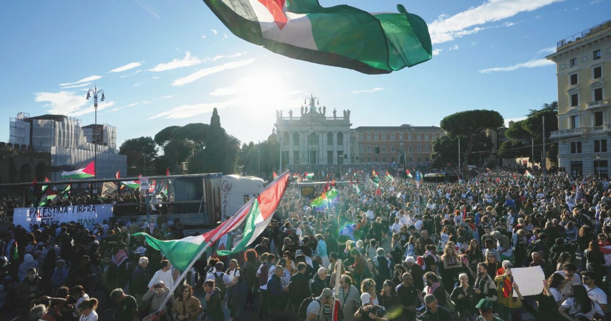 Dalle piazze un’ondata di sdegno contro la complicità dei governi: basta armi a Israele!