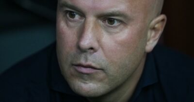 Copertina di La crisi del Liverpool di Slot: così i Reds scoprono che il denaro non compra la solidità