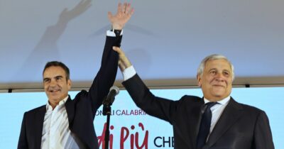 Copertina di Regionali Calabria, Occhiuto si riconferma presidente: “Adesso pacificare la regione”. Stacca Tridico di oltre 15 punti