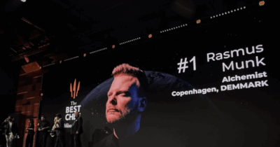 Copertina di Rasmus Munk è il migliore cuoco del mondo, premiati anche Massimo Bottura e Diego Rossi: ecco i vincitori dei Best Chef Awards 2025