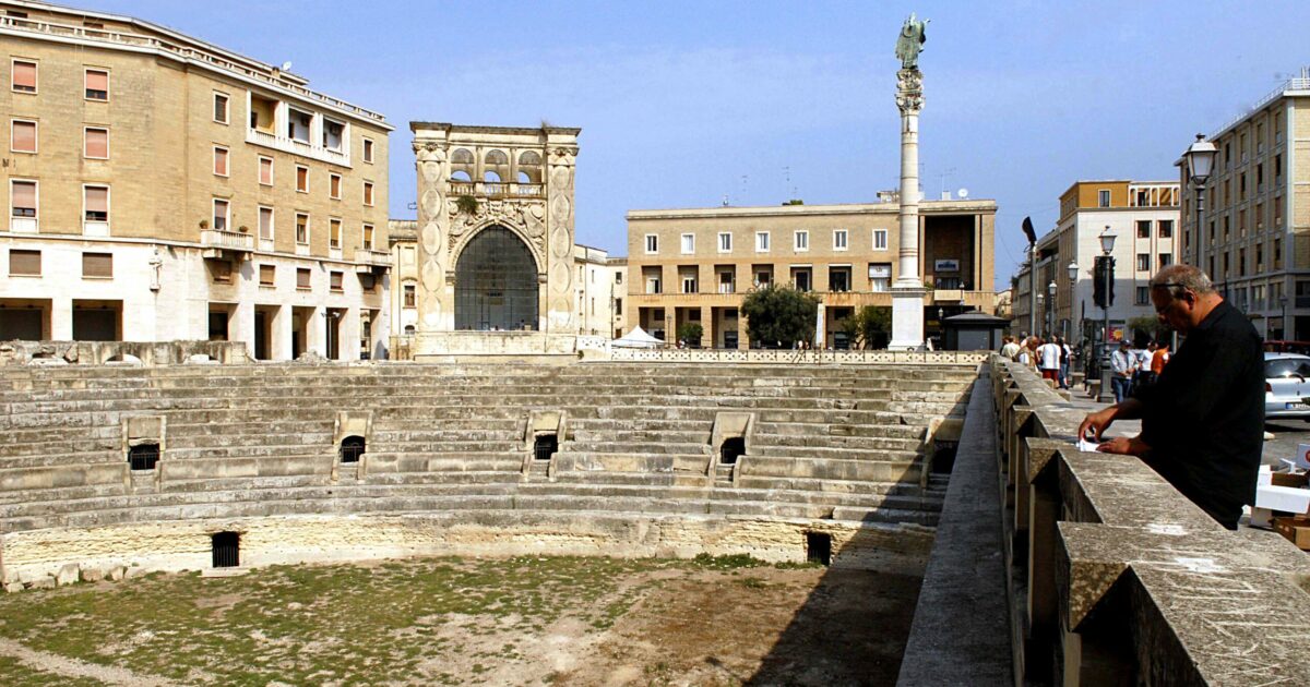 una colonia israeliana nel salento il progetto dell8217immobiliarista orit lev marom 232 un caso e dopo le minacce interviene la digos