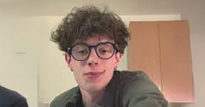 Scuole occupate per Gaza, il tiktoker Raffaele Guliani: “Il Web aiuta le piazze, però servono spazi per il dibattito”