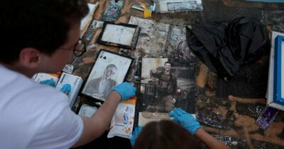 Copertina di Due anni dopo: tornino i rapiti, si seppelliscano i morti. Tutti