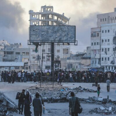 Copertina di Pace a Gaza, Trump: “Fate in fretta”. Ma nella Striscia continua il massacro