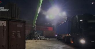 Terra dei Fuochi, a Napoli il primo arresto in flagranza di reato per spedizione illegale di rifiuti