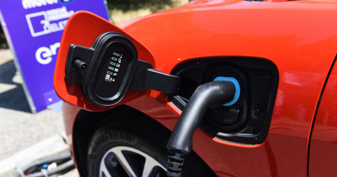 La ribellione di Volvo e delle compagnie elettriche (anche A2A): “Non rinviate lo stop alle auto a combustione nel 2035”