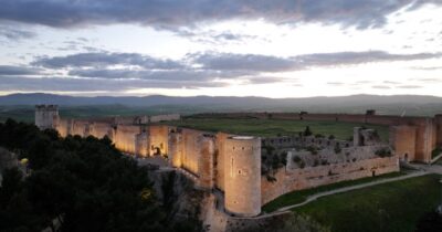 Copertina di Alla scoperta di Lucera, Capitale della Cultura 2025: viaggio nella terra dove storia e leggenda si intrecciano