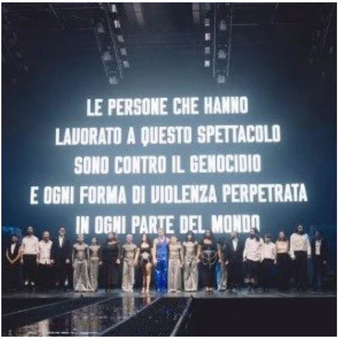 “Le persone che hanno lavorato a questo spettacolo sono contro il genocidio”: il messaggio per Gaza di Marco Mengoni al termine del concerto
