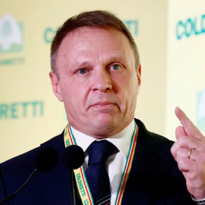 Copertina di Olio e mozzarella: FI stoppa la legge che voleva “Lollo”